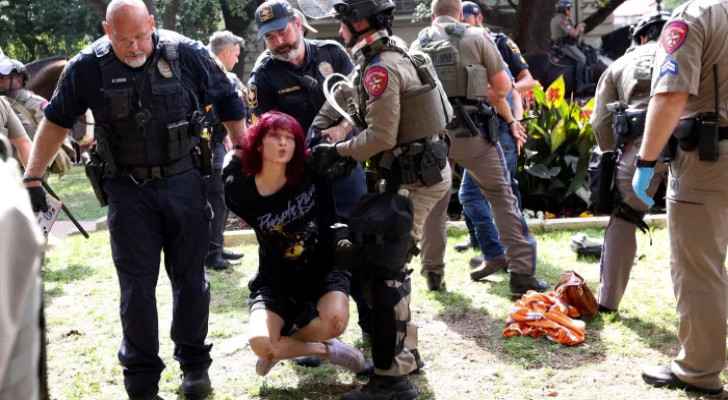 US Police arrests pro-Palestinian protestors at university campuses 