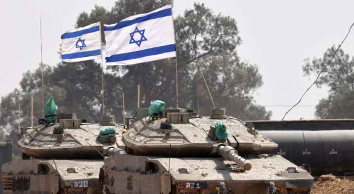 “Israeli” tanks near the border with the Gaza Strip (May 1, 2024) (Photo: AFP) 