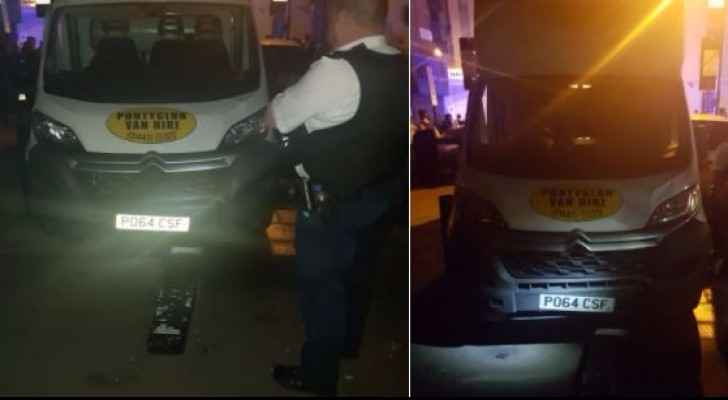 London: vehicle hits likely Ramadan worshipers outside Finsbury Park Mosque