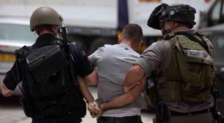 Israeli forces arrest two children in Palestine