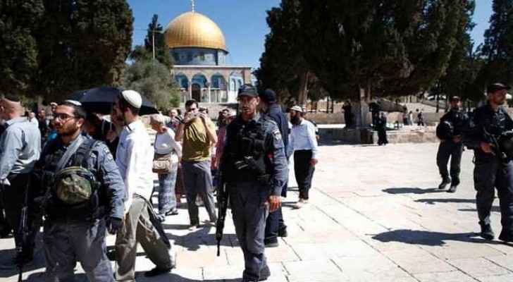 Three Palestinians and two Israeli police officers dead as a result of a gunfight in Al Aqsa