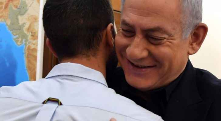 Ziv, the guard who killed two Jordanians receives a warm welcome from Israeli PM Netanyahu. 