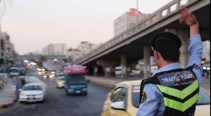 Traffic Department punishes anyone who transports passengers by private cars for money (File Photo)
