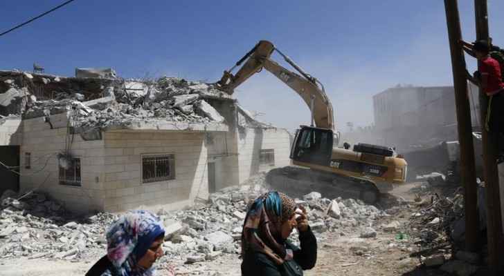 The demolition of  a house in the village of Yatta, Hebron in 2016 by Israeli soldiers (Al Arabiya)