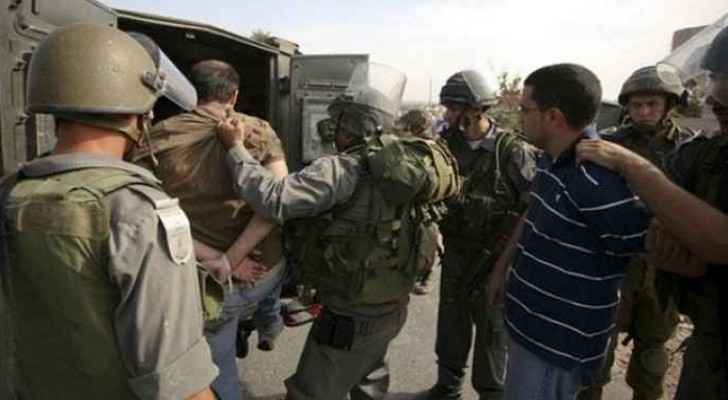 Israeli forces while arresting Palestinians in the West Bank. (Archive)