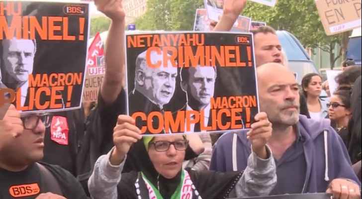 Protesters  in Paris condemn Netanyahu's visit. (Ruptly)