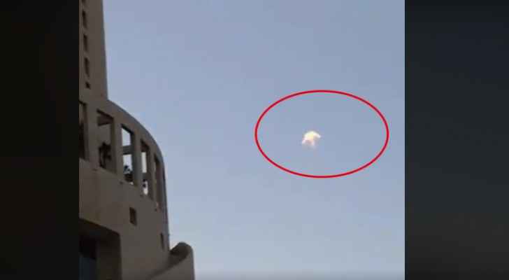 Video: alleged alien in Ammani sky