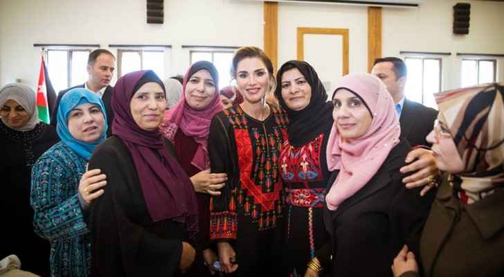 Queen Rania with activists women in Ma'an.
