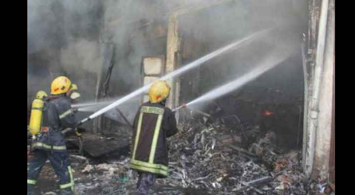 Fire spreads to five fashion shops, bus