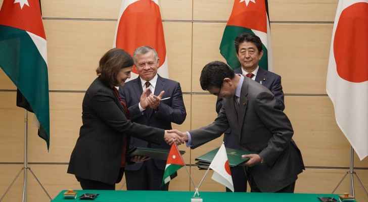 King Abdullah meets Japanese PM, witnesses agreements' signing