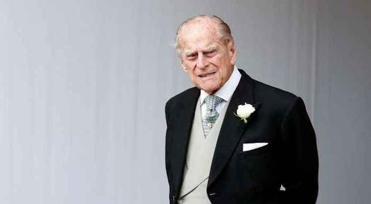 Prince Philip of England warned by police to wear seatbelt