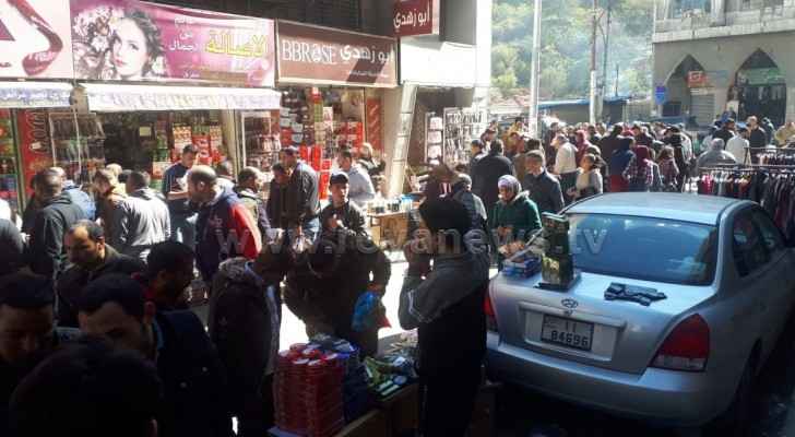 Jordanians participate in 'Yalla Al Balad' shopping campaign in Downtown