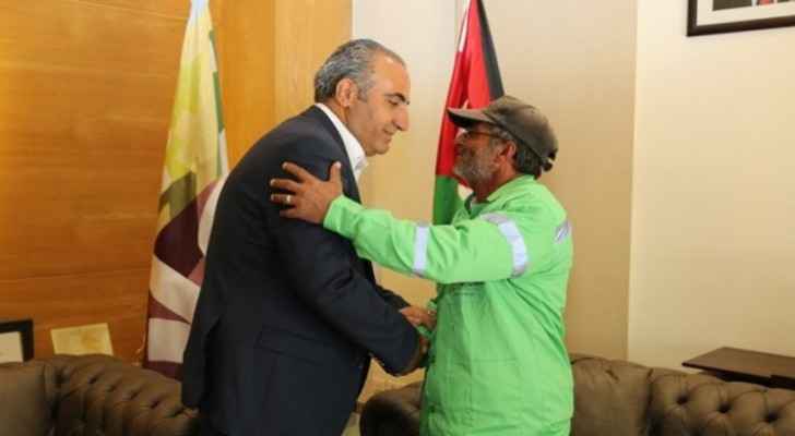 Amman's Mayor honors binman interviewed by Roya for Al Faza'a program