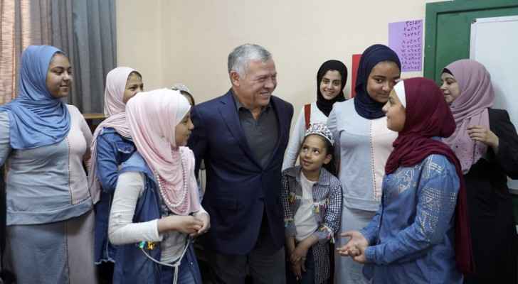 King checks on orphans at Mabarrat Um Al Hussein, Hamza Bin Abdelmuttalab Association