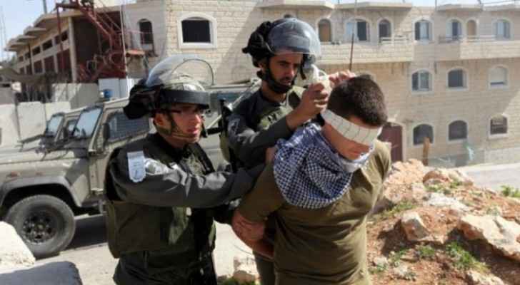 IOF arrest 23 Palestinians in West Bank