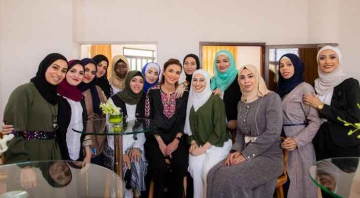 Queen Rania meets young social entrepreneurs, startup founders in Russeifa