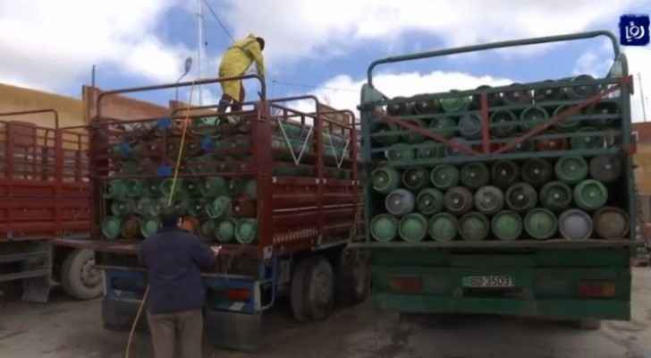Gas cylinders sterilized to confront coronavirus in Jordan