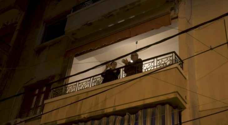 Lebanese applaud coronavirus-battling health workers from balconies