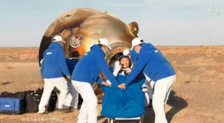 Chinese astronauts return to Earth after 'successful' mission