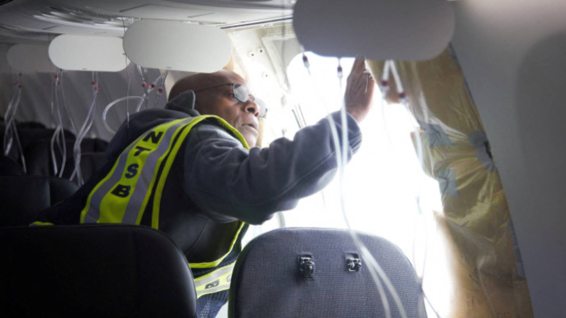 Boeing's CEO publicly admits mistake in Alaska Airlines incident