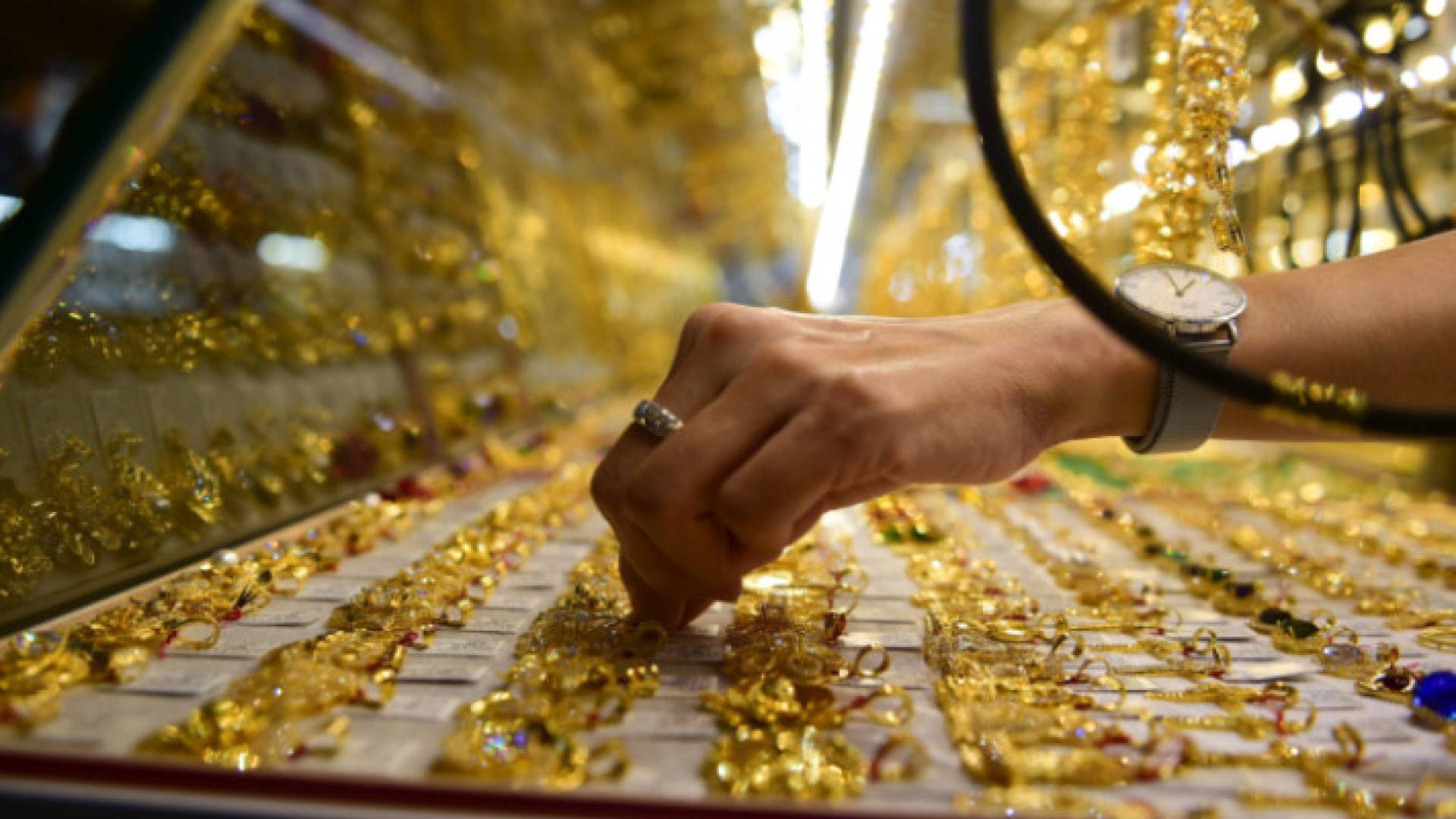 Gold prices stabilize in Jordan Thursday