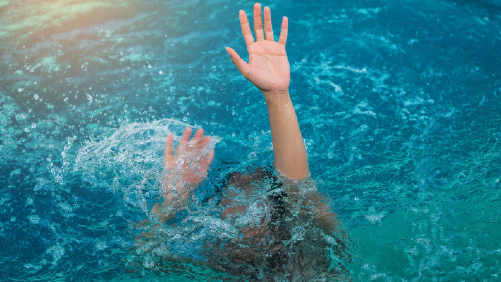 Drowning child saved over phone by civil defense teams