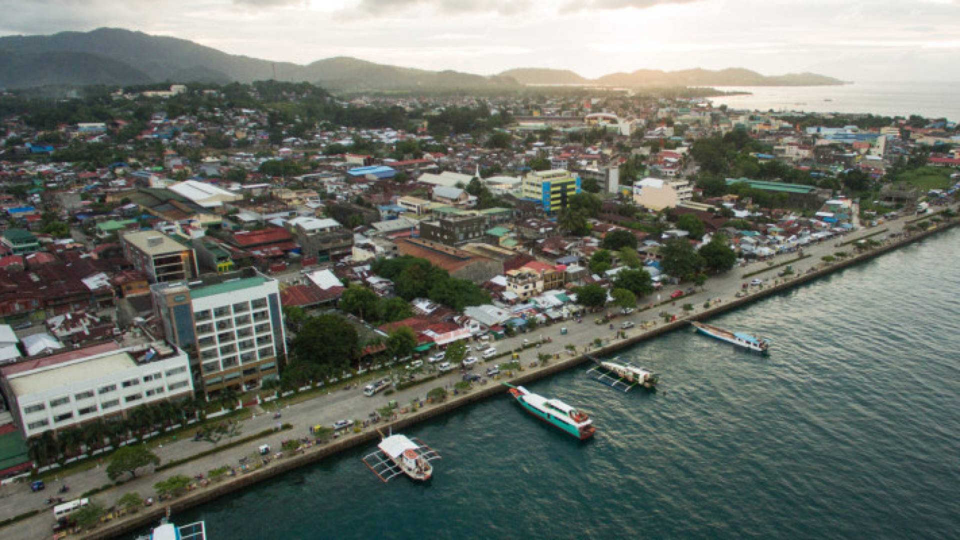 6.8 magnitude earthquake hits Philippines