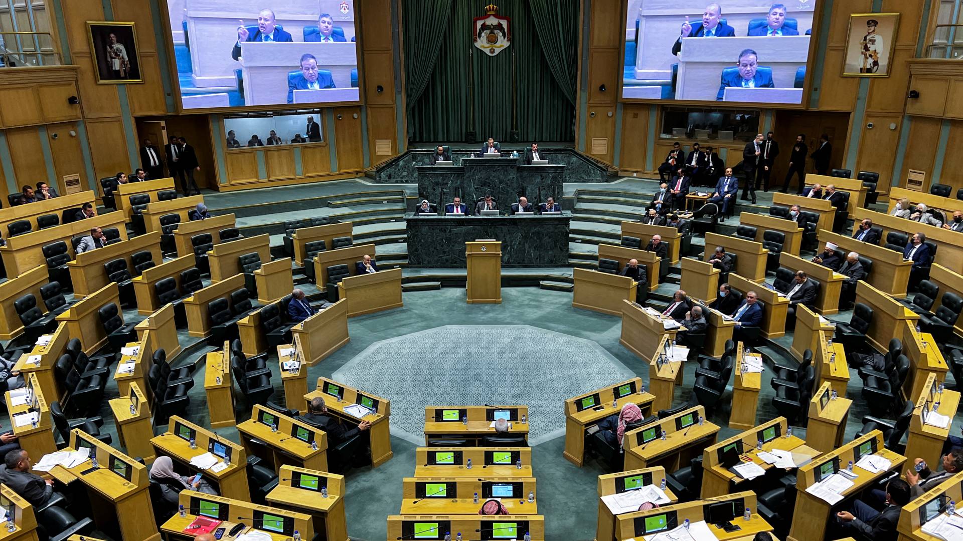 Royal Decrees dissolves Senate, appoint Senate president, members