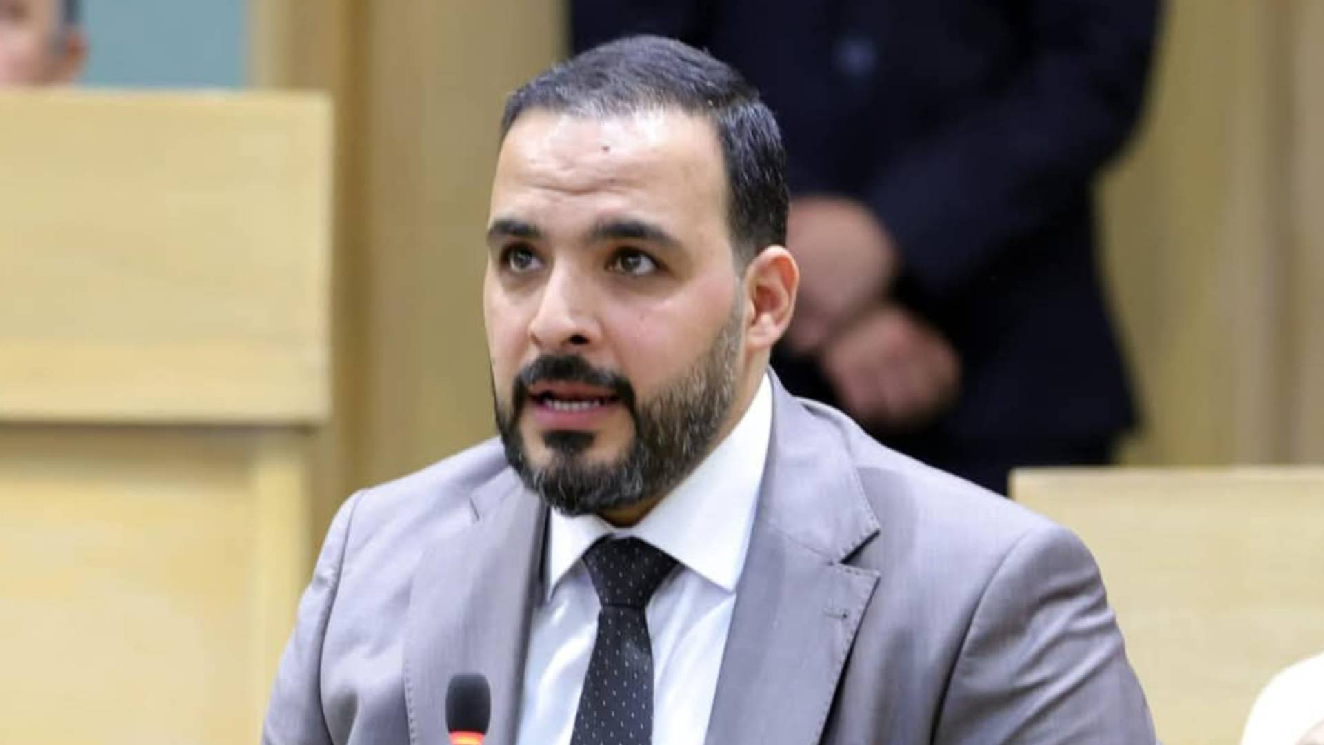 Al-Hrout to Parliament: High emigration rates among Jordanian youth raises concerns