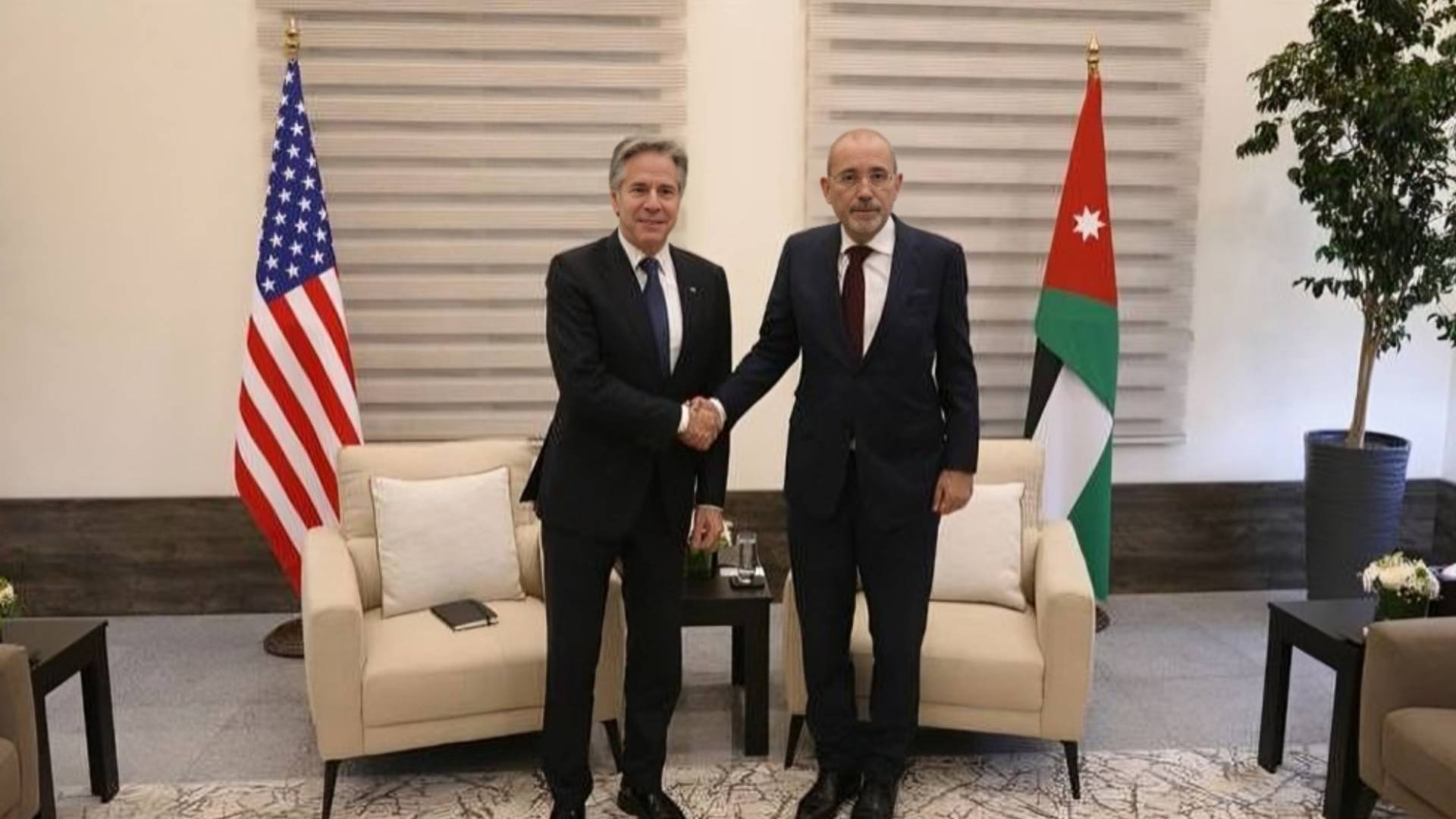 Safadi, Blinken discuss Syria's political transition, humanitarian needs