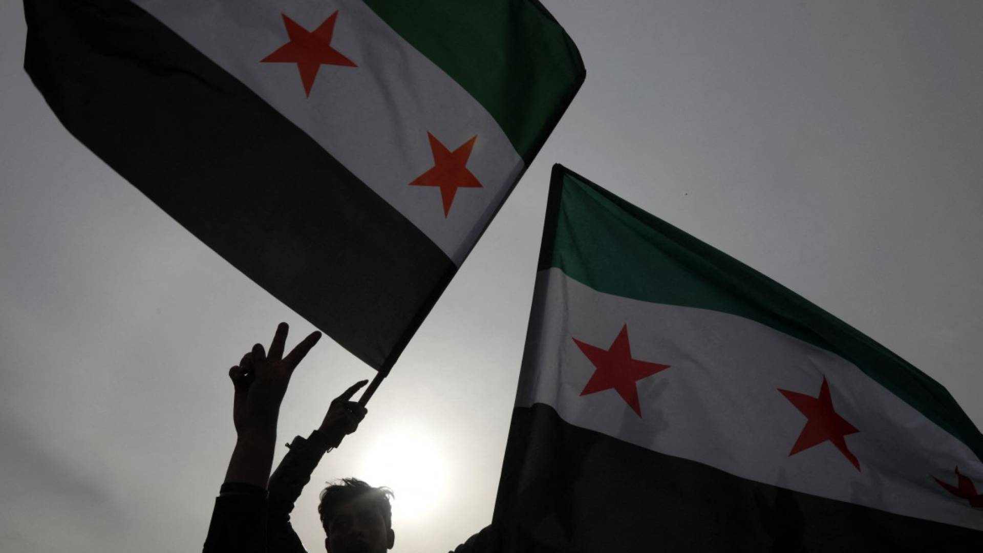 Iraq hosts fleeing Syrian soldiers, but refugee status is "not an option"