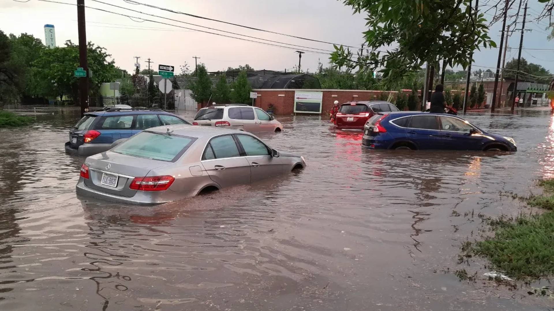 Security forces evacuate seven passengers from flooded bus in Zarqa