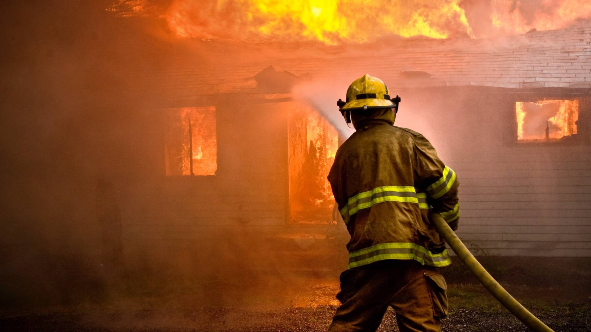 House fire in Karak claims life of child, six Syrian nationals