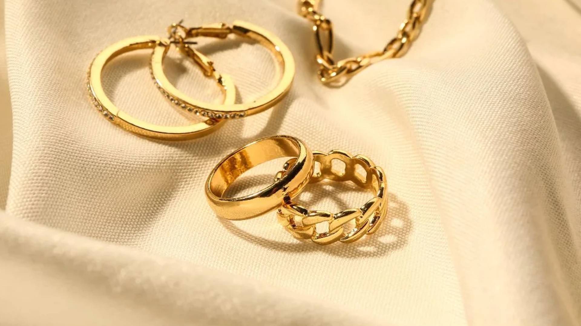 Gold prices rise in Jordan on Saturday