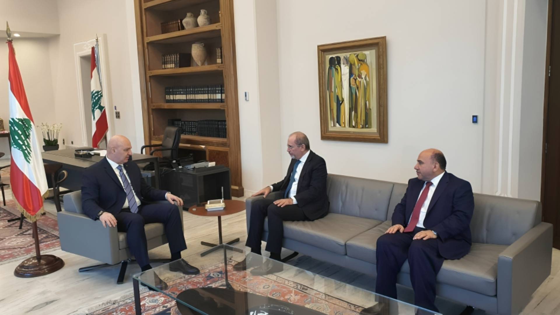 Safadi delivers King's message to Lebanese President