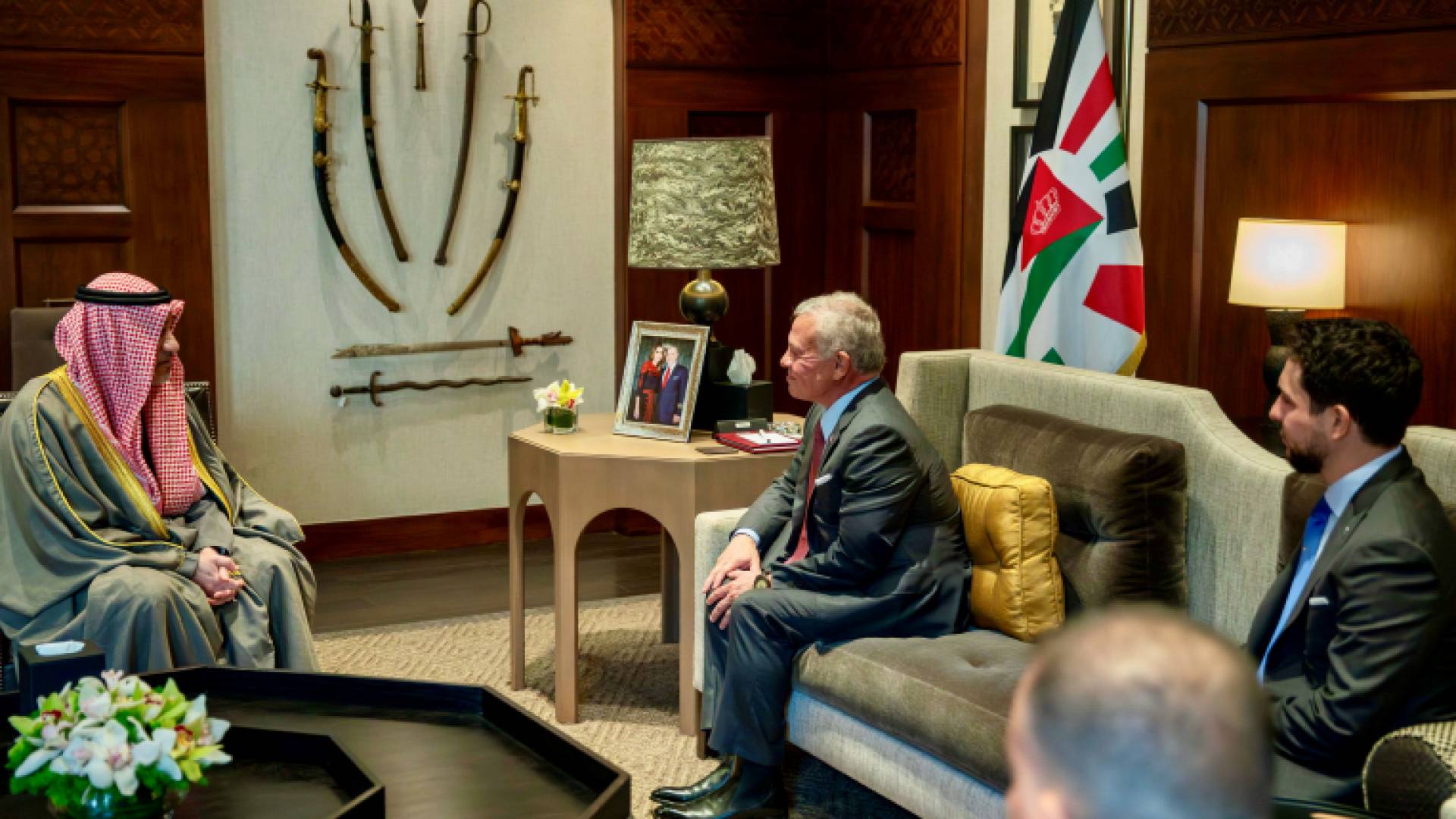 King receives Kuwait first deputy PM