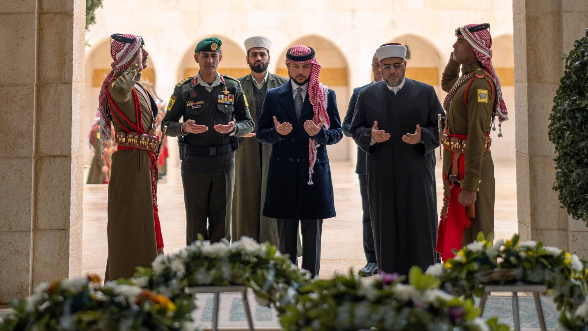 Crown Prince visits King Hussein’s tomb