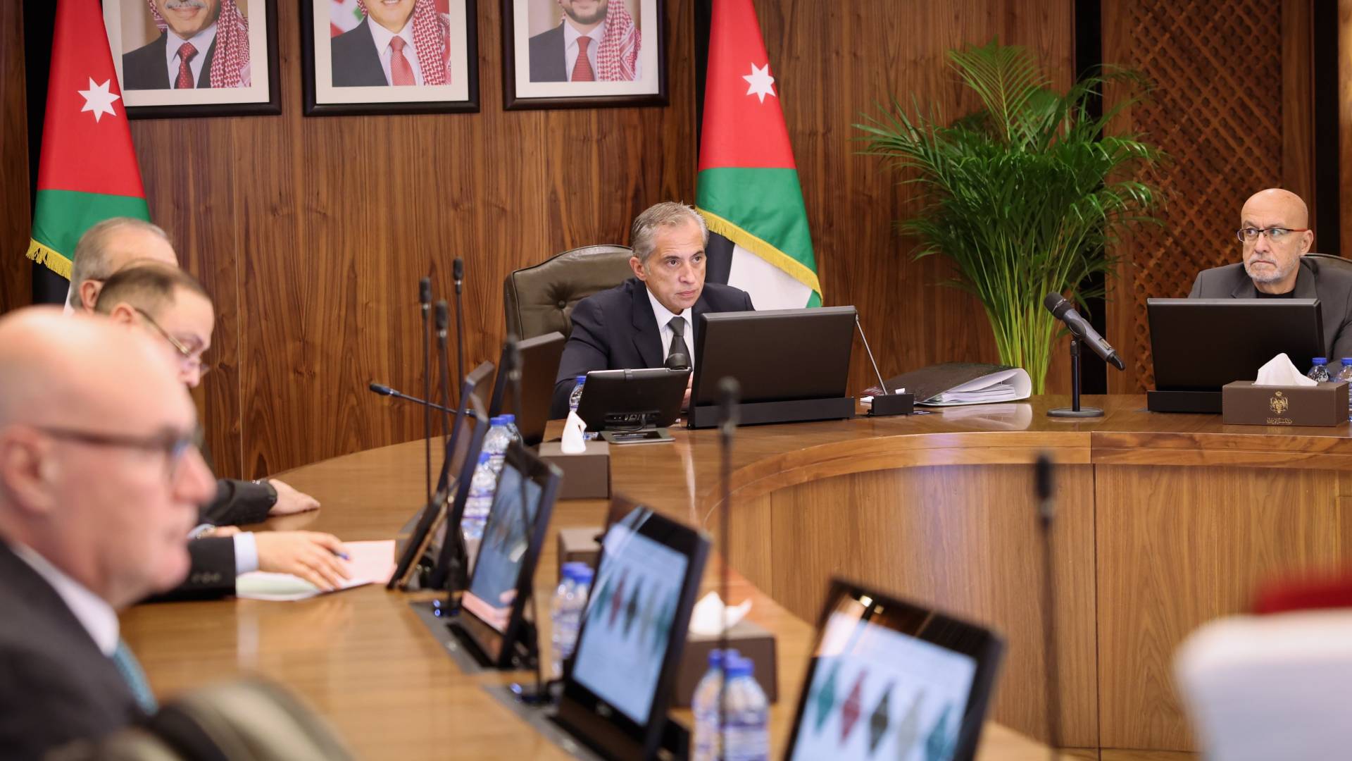 Prime Minister sets working hours for government institutions in Ramadan