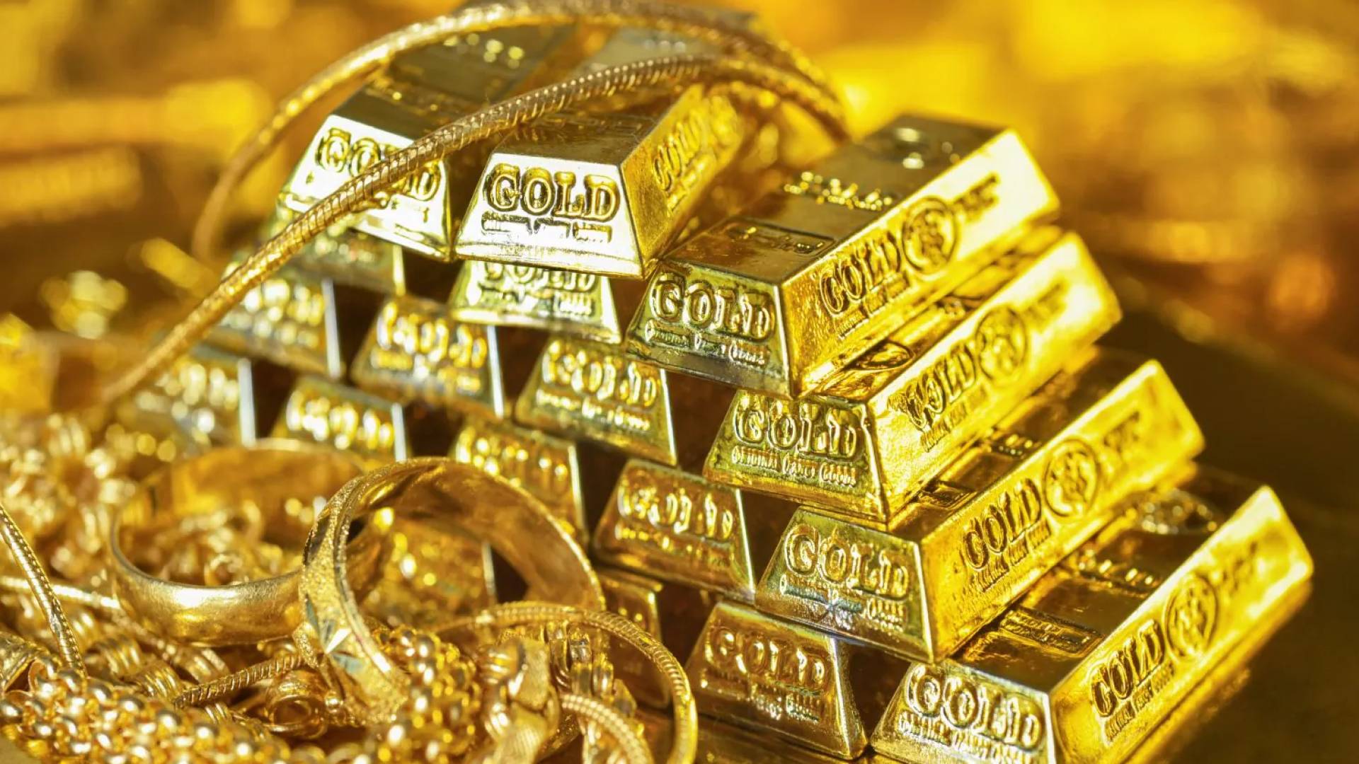Gold hits $3,238 per ounce on Saturday as metals surge