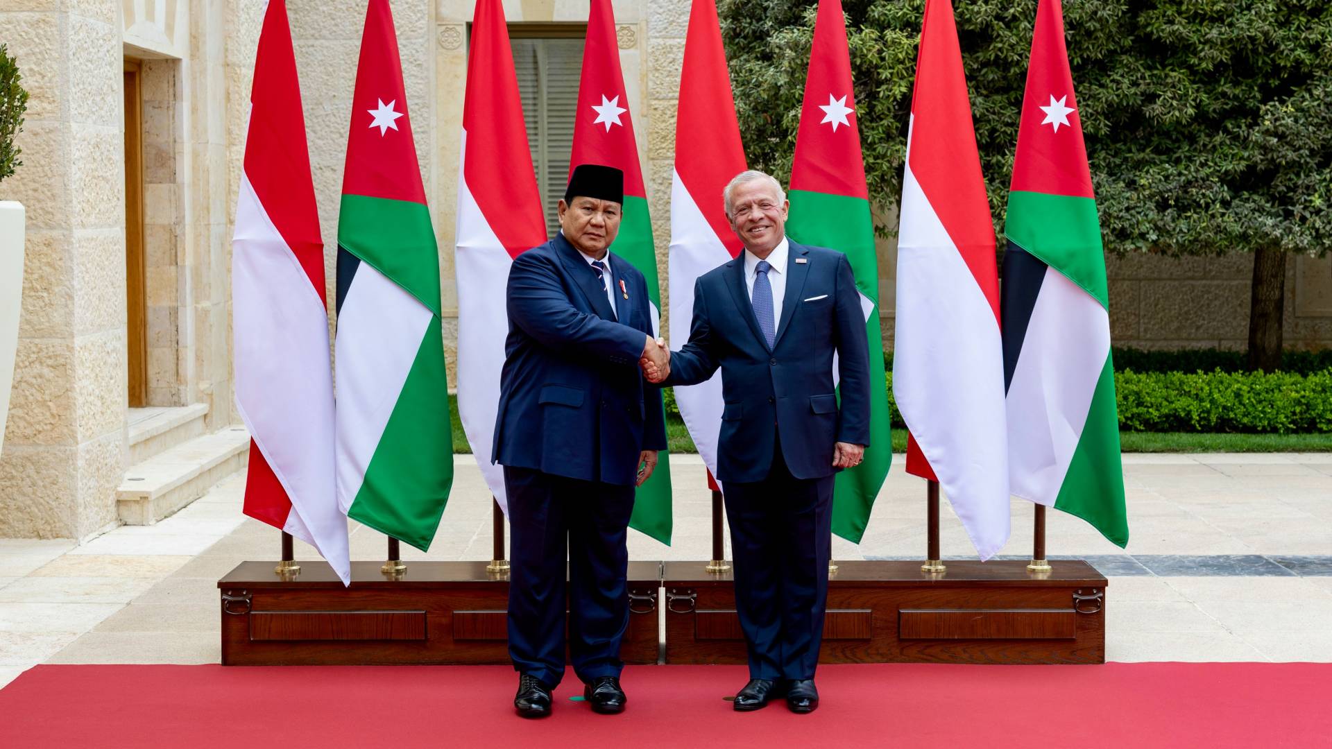 King, Indonesian president discuss bilateral relations, regional developments