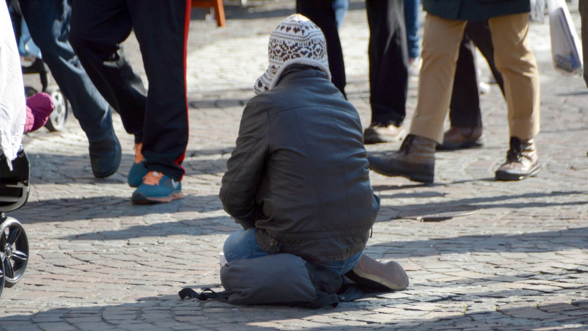 Beggar busted with over JD 700 in cash in north Jordan