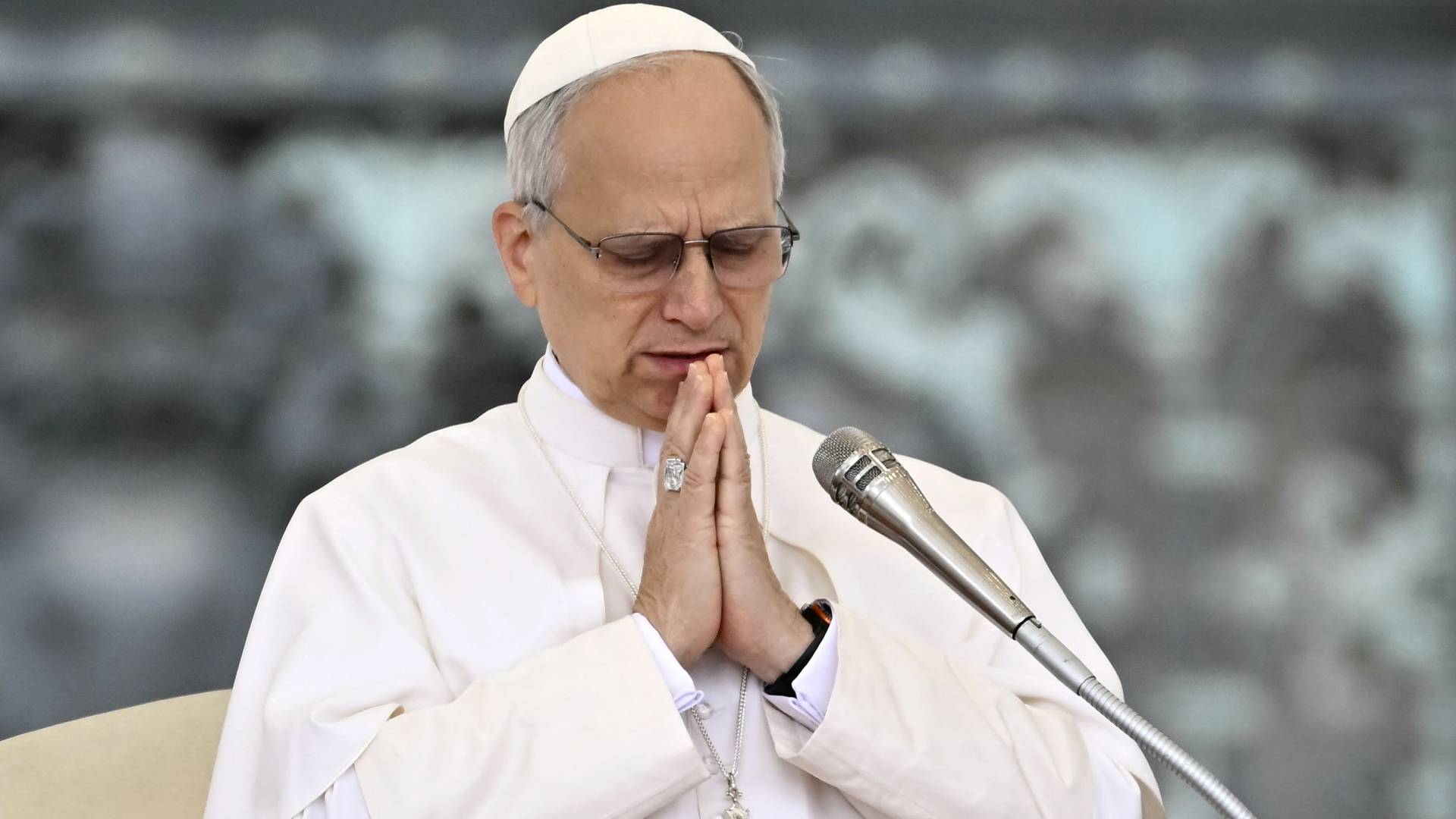 Pope calls for “sufficient humanitarian aid” into Gaza