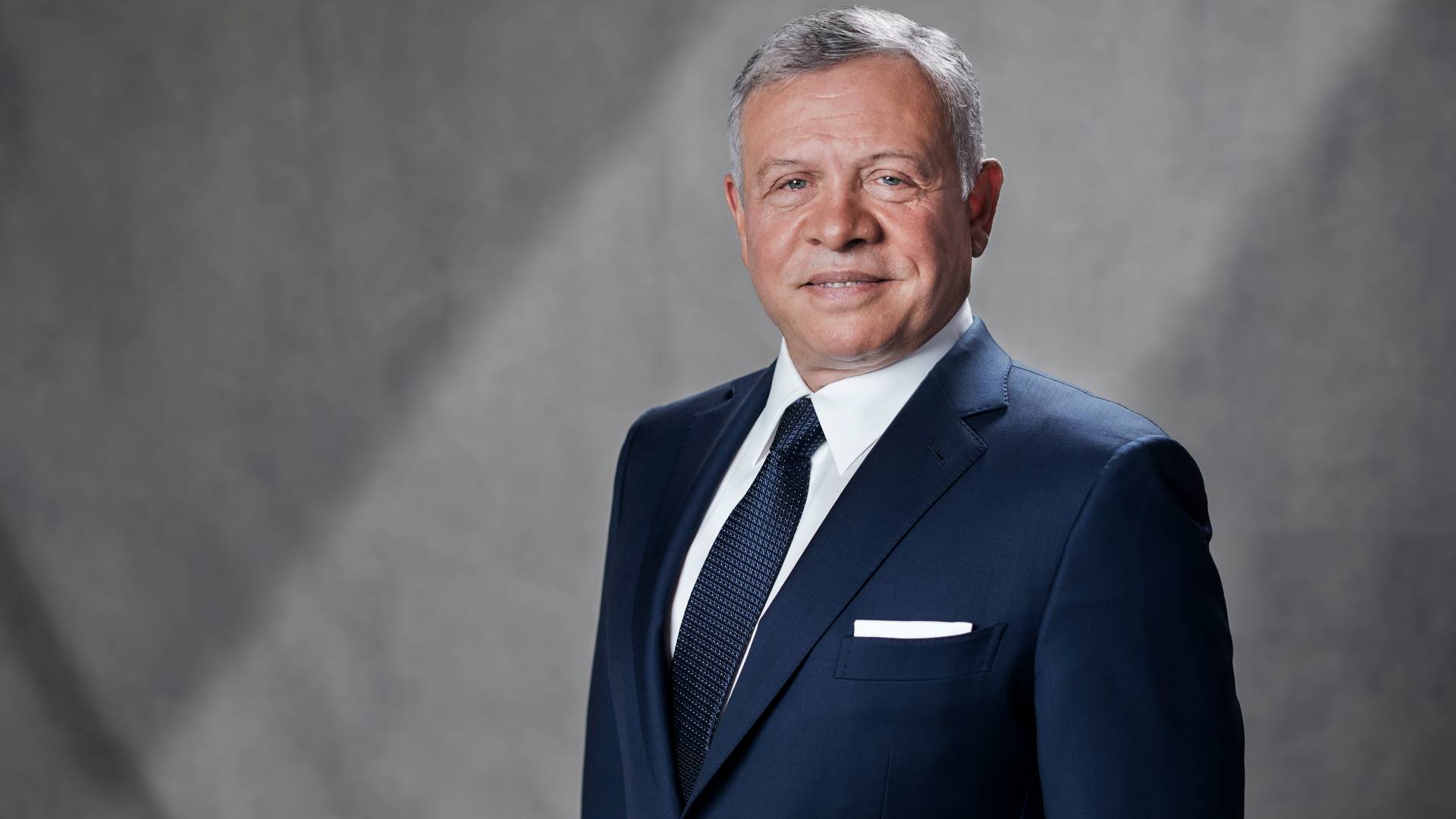 King receives cables on Accession to Throne Day, Great Arab Revolt anniversary, Army Day