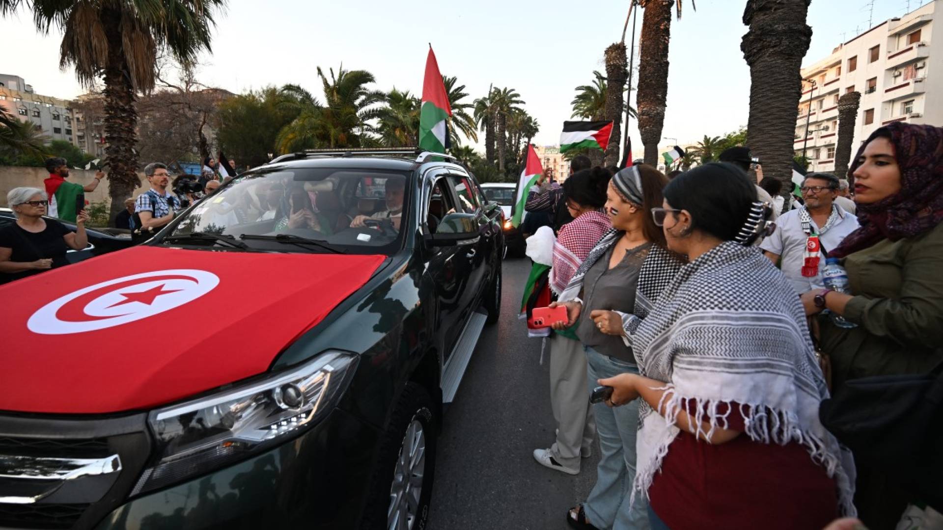 Gaza-bound aid convoy crosses into Libya from Tunisia