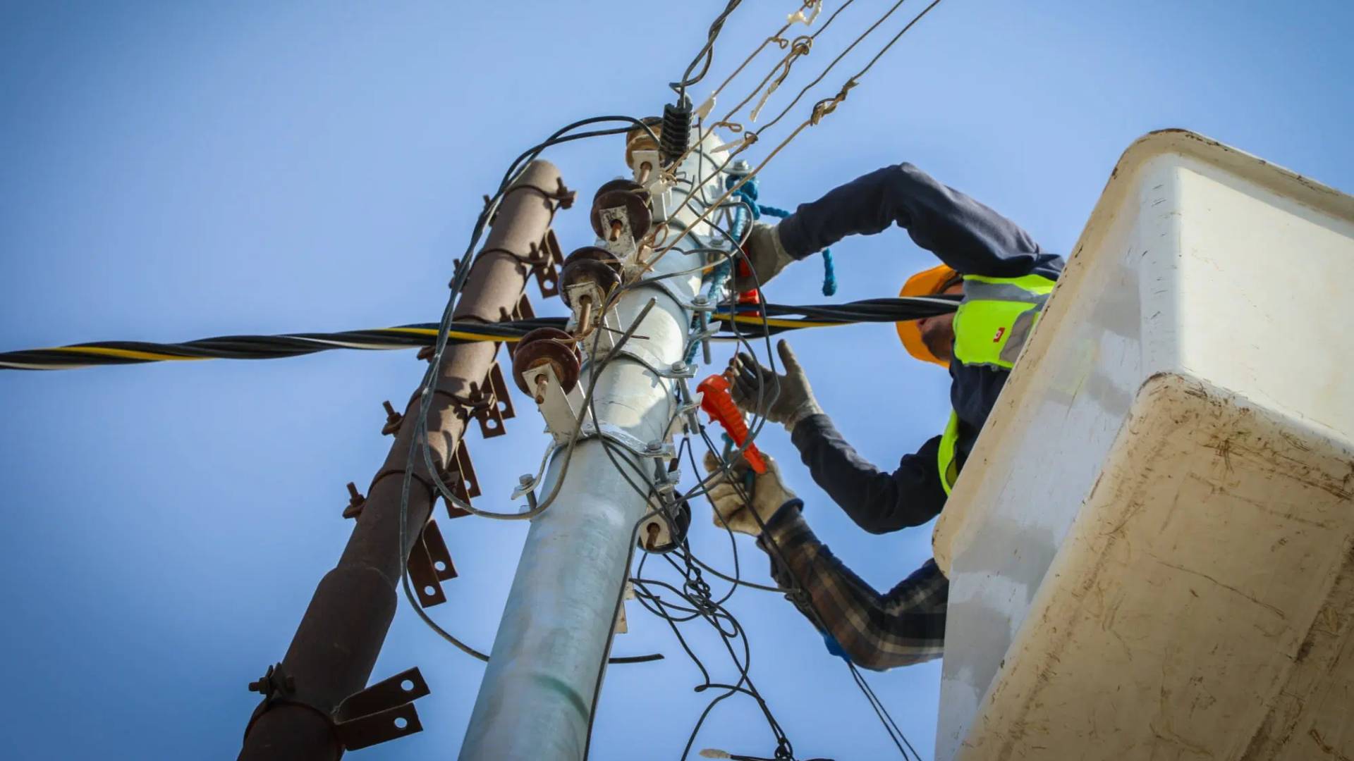 “Israel”-Iran trading blows costing Jordan one million dinars per day from gas shortage: sources