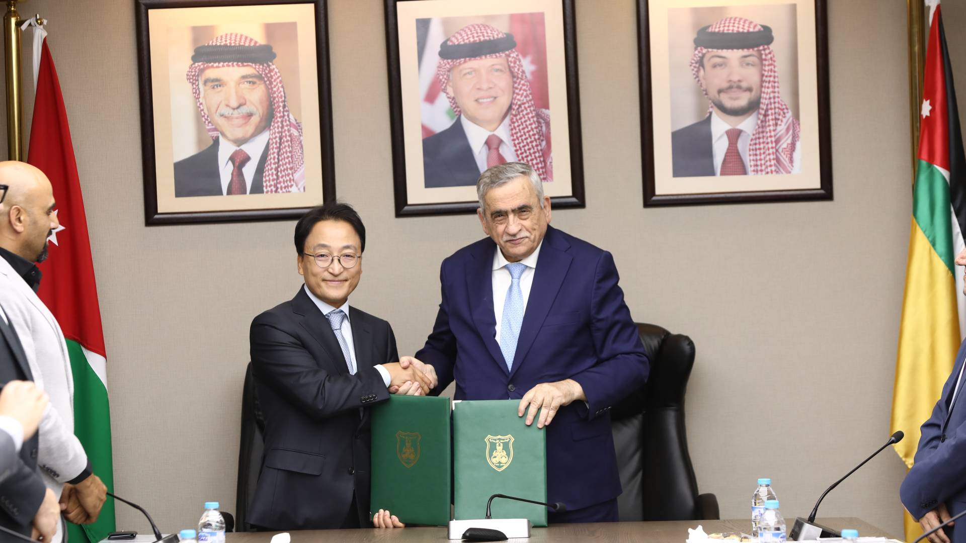 Samsung Electronics Levant signs MoU with University of Jordan to support tech education