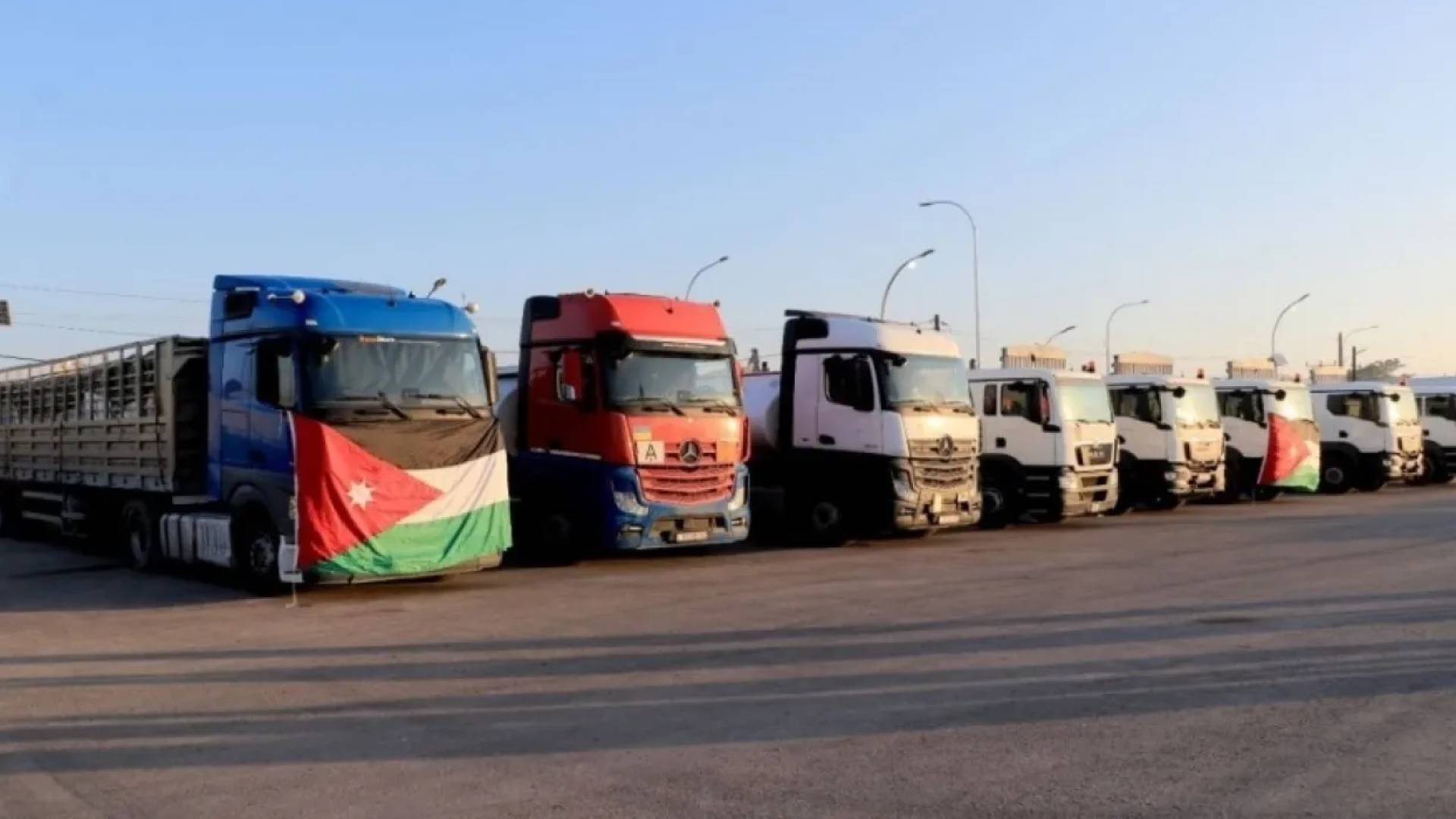 VIDEO - Jordan dispatches large aid convoys to Gaza