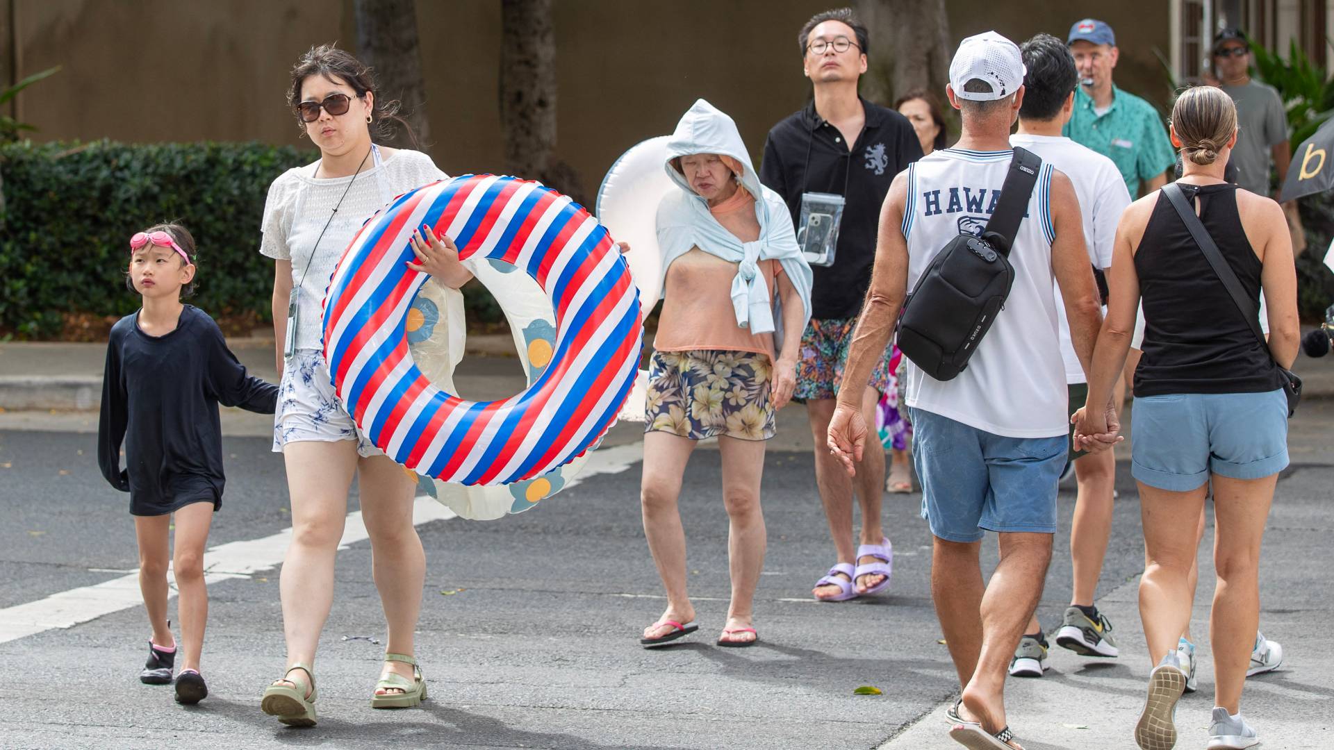 Hawaii tsunami alert downgraded to “advisory”