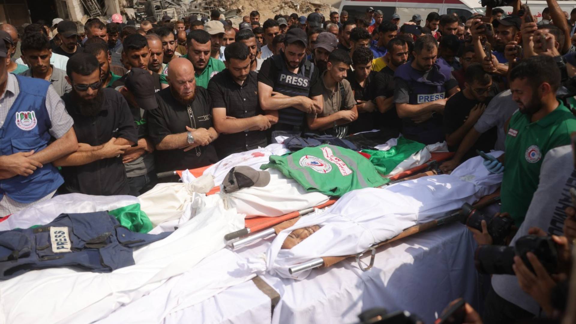 Social media erupts in grief over loss of Gaza journalists Anas Al-Sharif, Mohammad Qureiqa