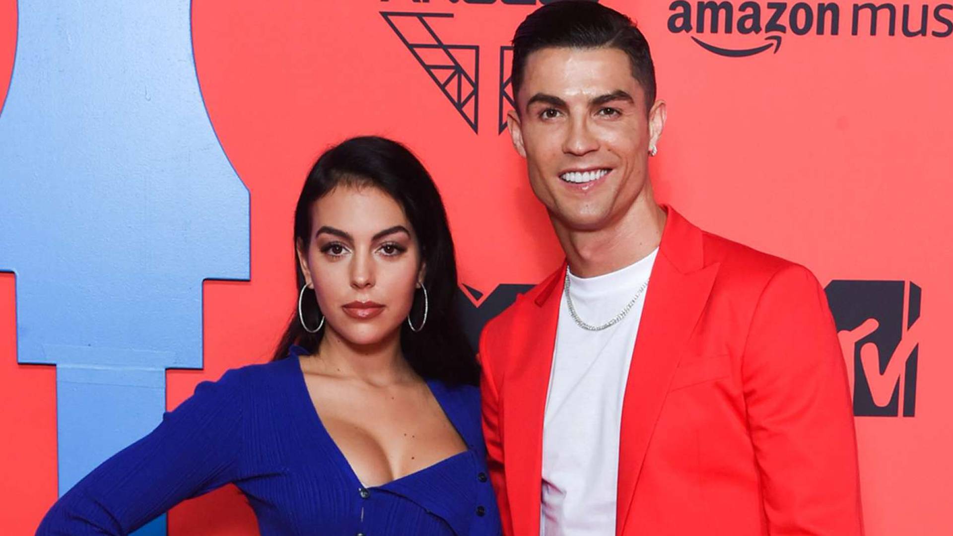 Cristiano Ronaldo proposes to Georgina Rodríguez with ginormous diamond ring